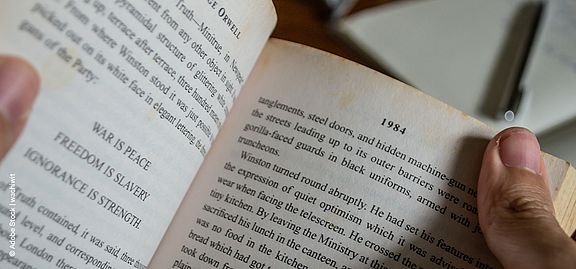 Orwell_1200x560_3.jpg