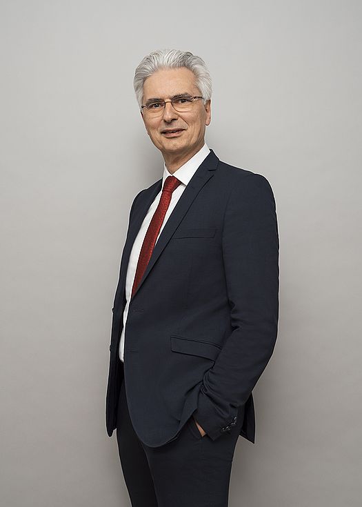 Dr. Albert Lindner